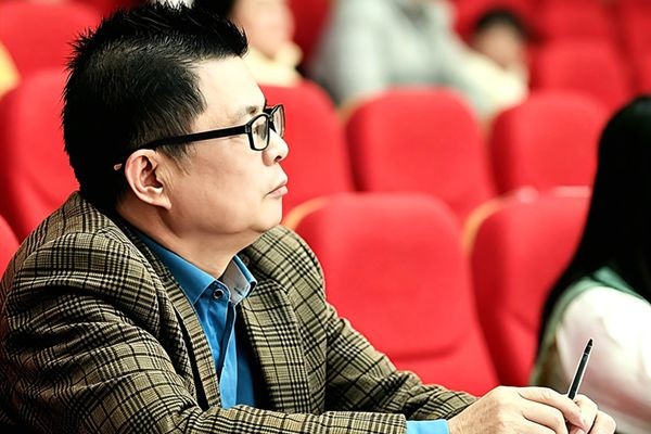 爵士鼓教师－罗诗才